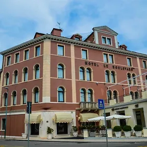 Le Boulevard Benátky – Lido